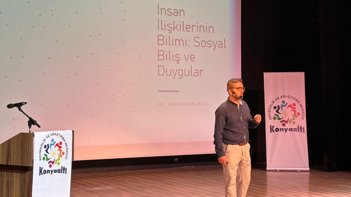  'İnsan İlişkilerinin Bilimi: Sosyal Biliş ve Duygular' konulu seminer